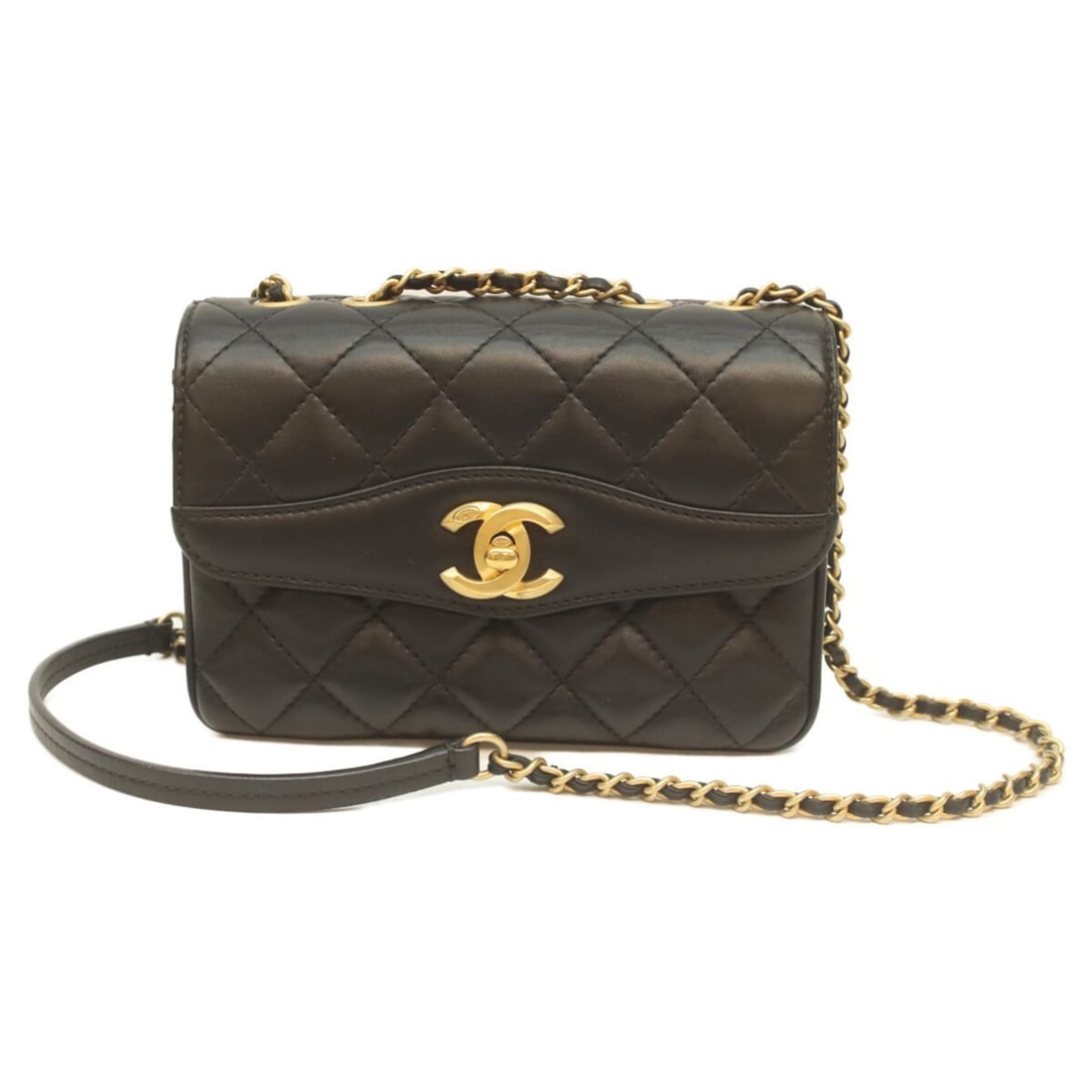CHANEL Chanel No. 24 Black Lambskin Coco Vintage Flap Mini Matelasse 18 Shoulder Bag, with Gold: --- Catalog ---Category: SizeSize (HxWxD): 12cm x 18cm x 5.5cm / 4.72'' x 7.08'' x 2.16''Category: DesignType: Shoulder bagColor: BlackGender: WomenMaterial: Leather Leather/Fur Type: