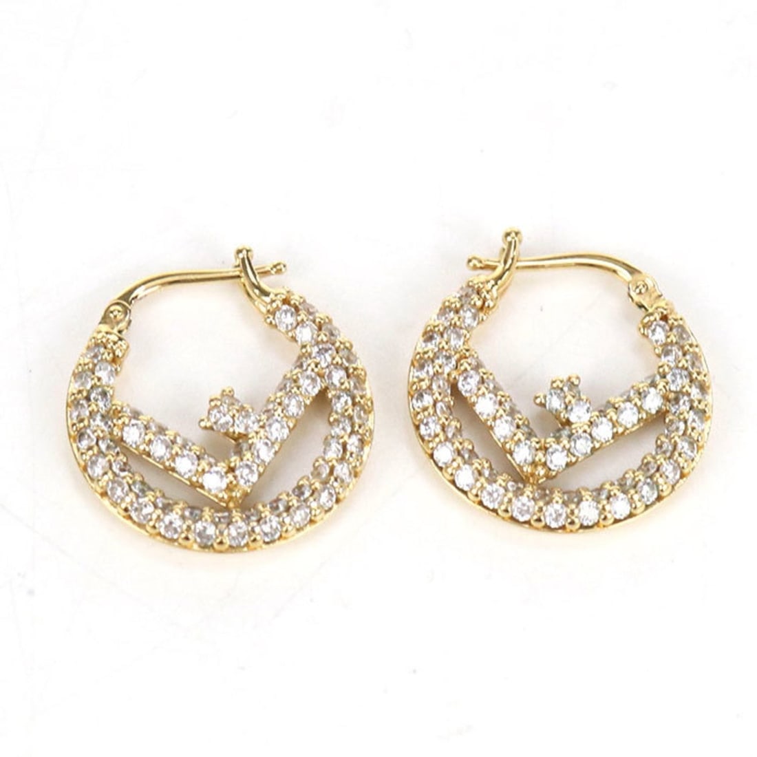 CHANEL 2022SS Denim Logo Bucket Hat, Size L, Sky Blue, Women's: --- Catalog ---Category: DesignType: Bucket hatColor: Sky blueGender: WomenMaterial: Denim Category: GeneralBrand: ChanelCategory: MeasurementsCircumference: 62cm / 24.4''--- Item List ---Section: Con