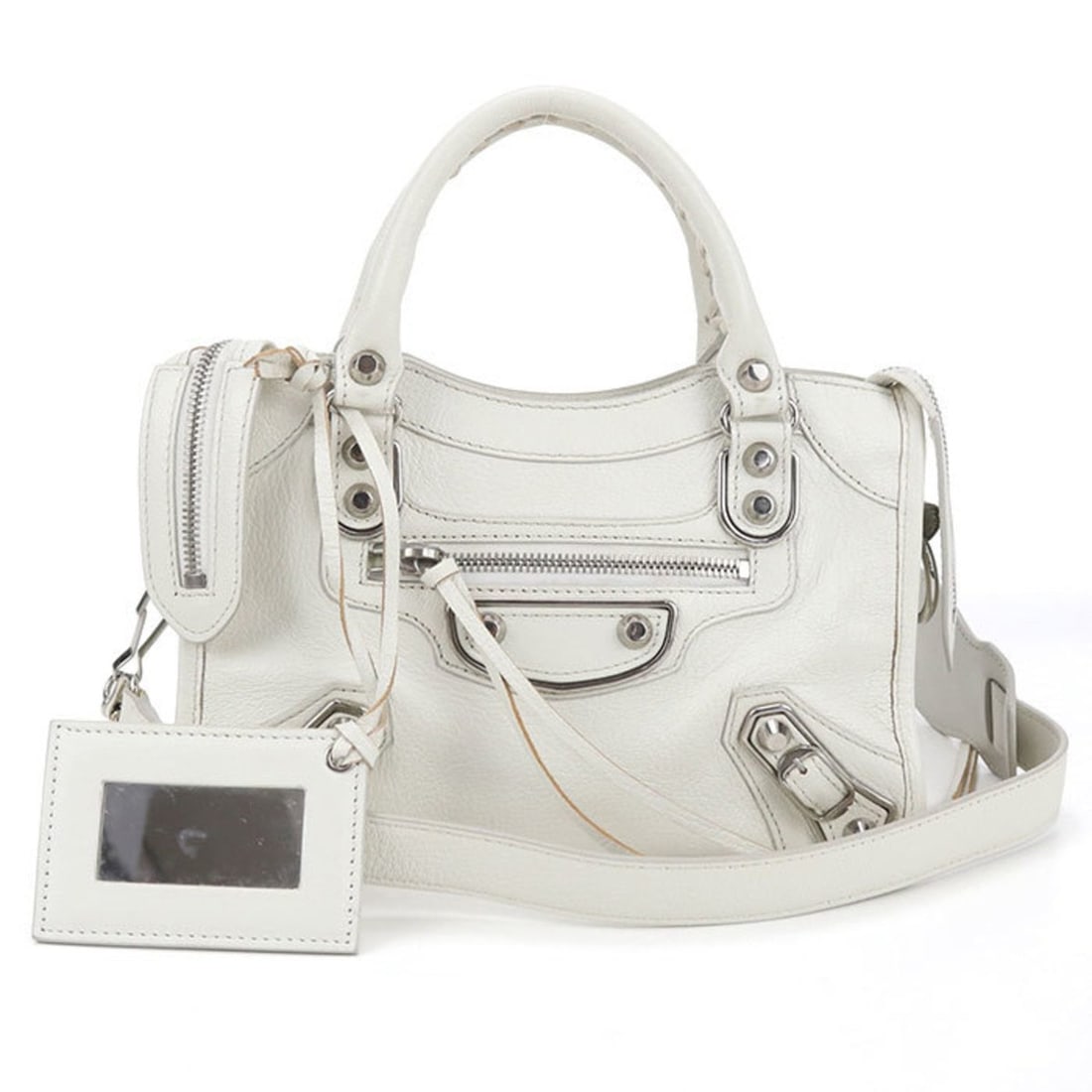 Christian Dior CD logo bracelet in gold for women: --- Catalog ---Category: SizeLength: 19.5cm / 7.67''Category: DesignType: Charm braceletColor: GoldGender: WomenMaterial: MetalCategory: GeneralBrand: Christian Dior--- Item List ---Section: Condition