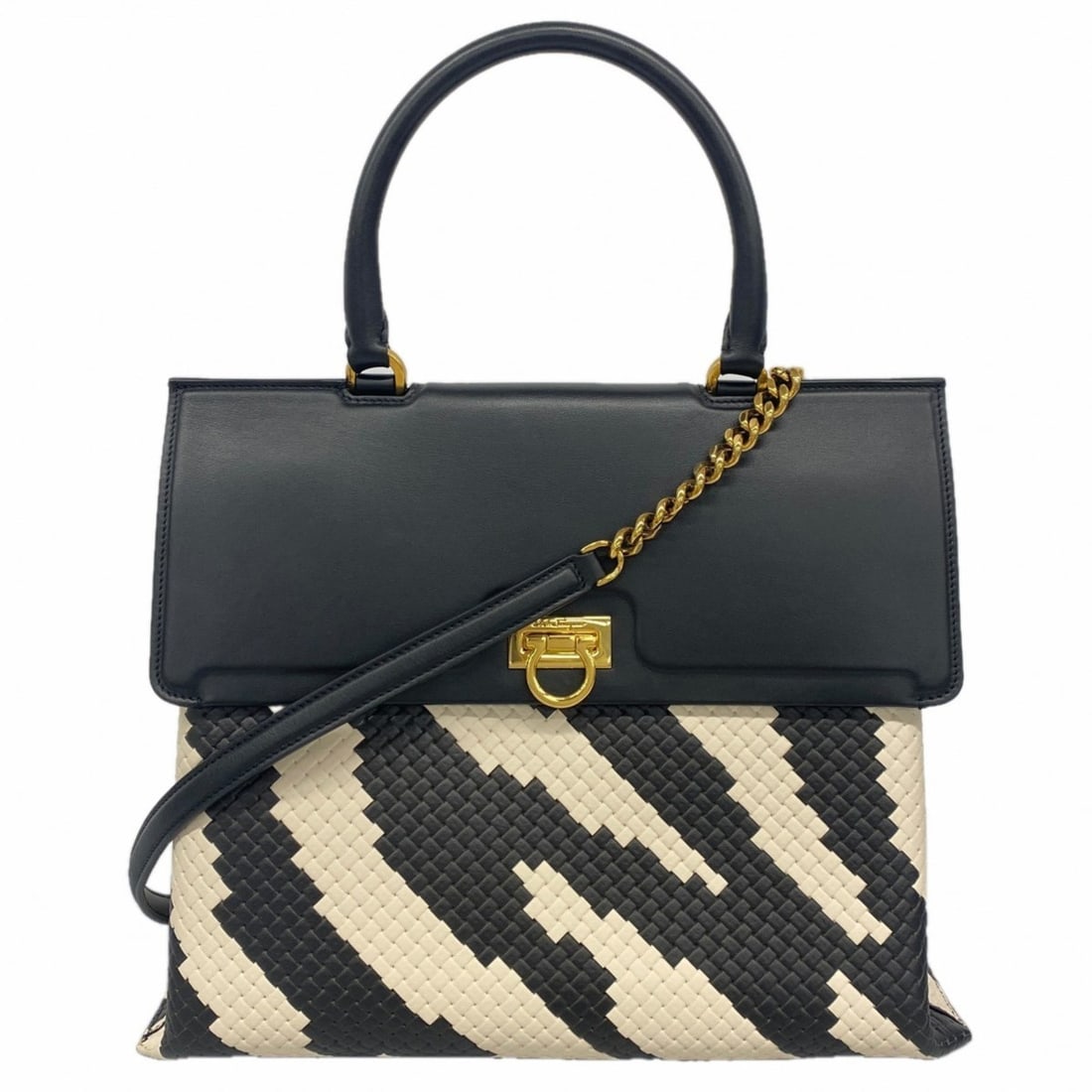 Salvatore Ferragamo Gancini Leather Handbag in Black and White for Women: --- Catalog ---Category: SizeSize (HxWxD): 26cm x 31.5cm x 13cm / 10.23'' x 12.4'' x 5.11''Category: DesignType: HandbagColor: Black, WhiteGender: WomenMaterial: Leather Hardware Color: GoldCategory:
