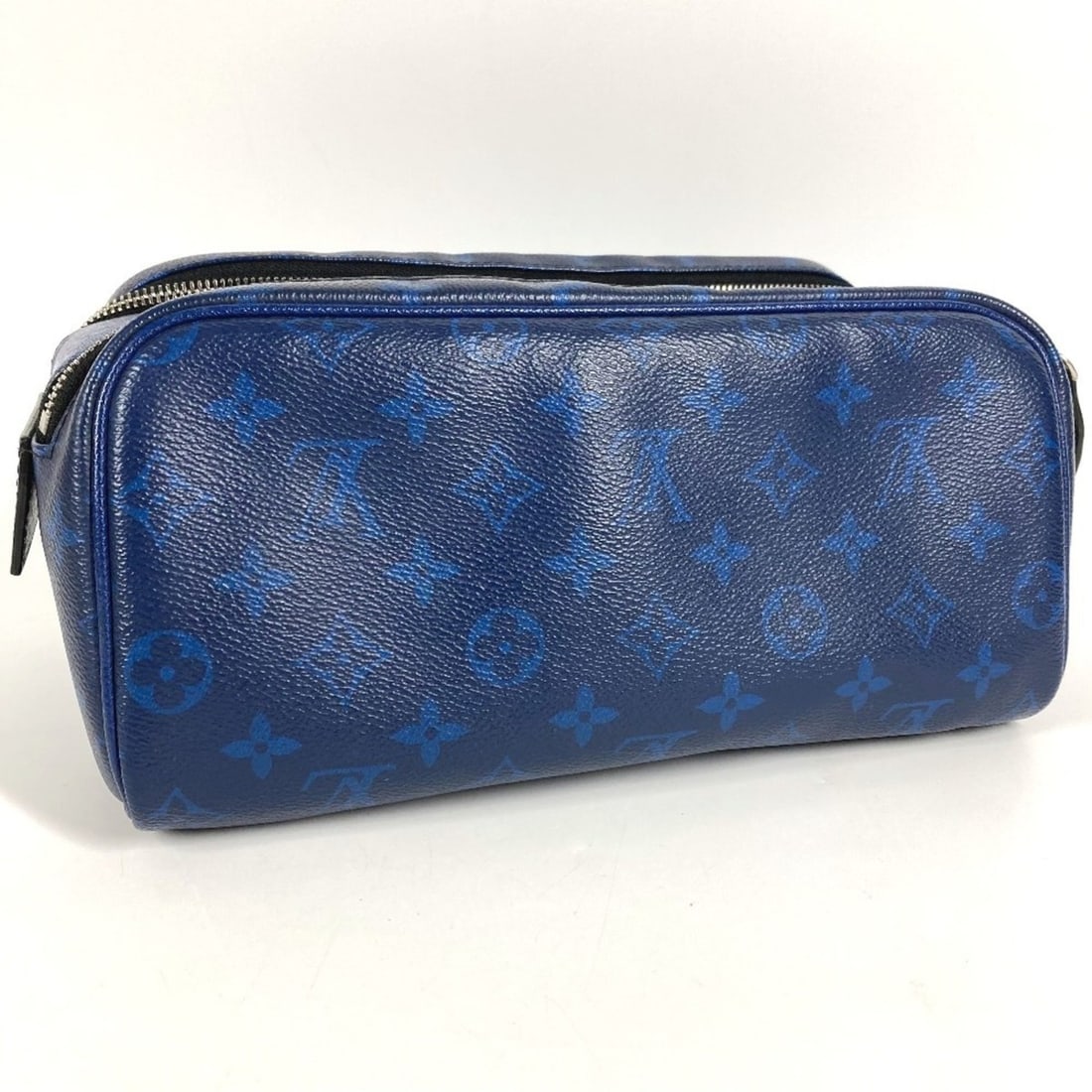 LOUIS VUITTON M30849 Taiga Rama Dopp Kit Bag, Pouch, Handbag, Clutch, Second Leather, Monogram: --- Catalog ---Category: DesignType: Clutch bag, Handbag, PouchColor: BlueGender: Men,WomenMaterial: Taiga leather , Monogram , Canvas , Leather Category: GeneralMPN: M30849Brand: Louis VuittonCountry