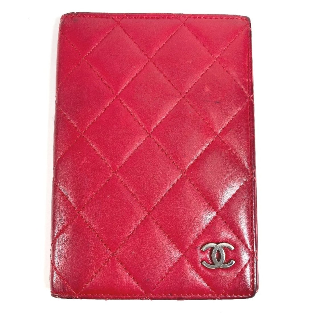 CHANEL CC Coco Mark Logo Matelasse Quilted Bifold Passport Case Cover in Lambskin for Men and Women,: --- Catalog ---Category: DesignColor: Red colorGender: Men,WomenMaterial: Leather Leather/Fur Type: LambskinCategory: GeneralBrand: ChanelCountry of Origin: ItalyCategory: Physical PropertiesSize (HxW