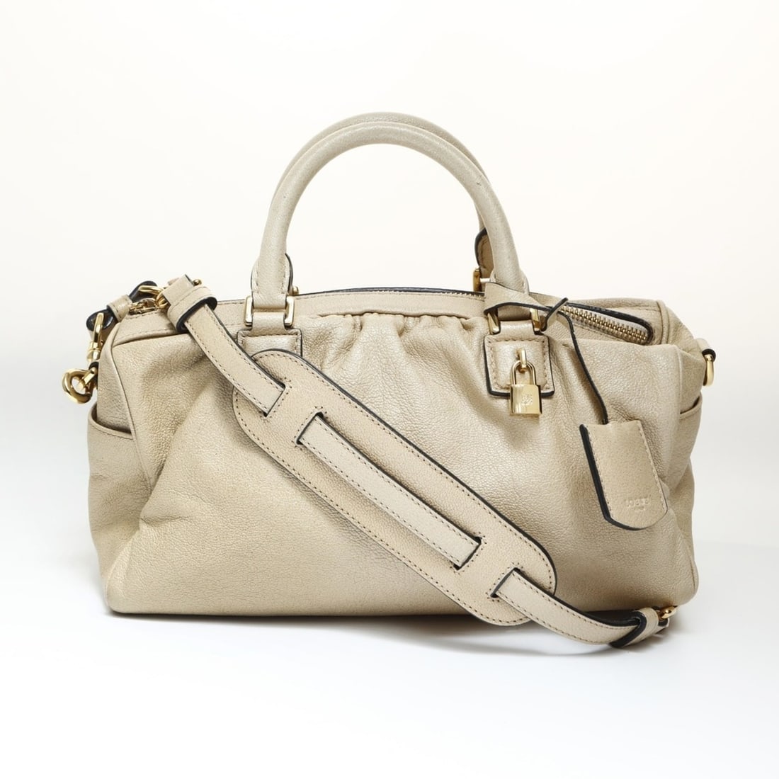 LOEWE Anagram Lamé Boston 2-Way Handbag, Beige, WS26948: --- Catalog ---Category: SizeSize (HxWxD): 14cm x 27cm x 10cm / 5.51'' x 10.62'' x 3.93''Category: DesignType: HandbagColor: BeigeGender: WomenCategory: GeneralBrand: LoeweCountry of Origin: Spain---