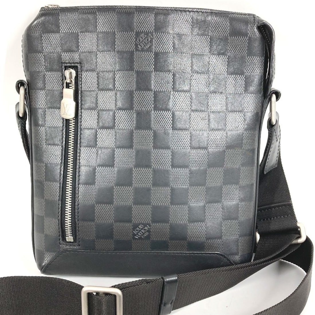 LOUIS VUITTON N40122 Damier Infini Discovery Messenger PPM Bag, Crossbody Pochette Shoulder Leather,: --- Catalog ---Category: SizeSize (HxWxD): 24cm x 19.5cm x 5cm / 9.44'' x 7.67'' x 1.96''Category: DesignType: Pochette, Shoulder bagColor: BlackGender: Men,WomenMaterial: Damier Infini , Leather Cate