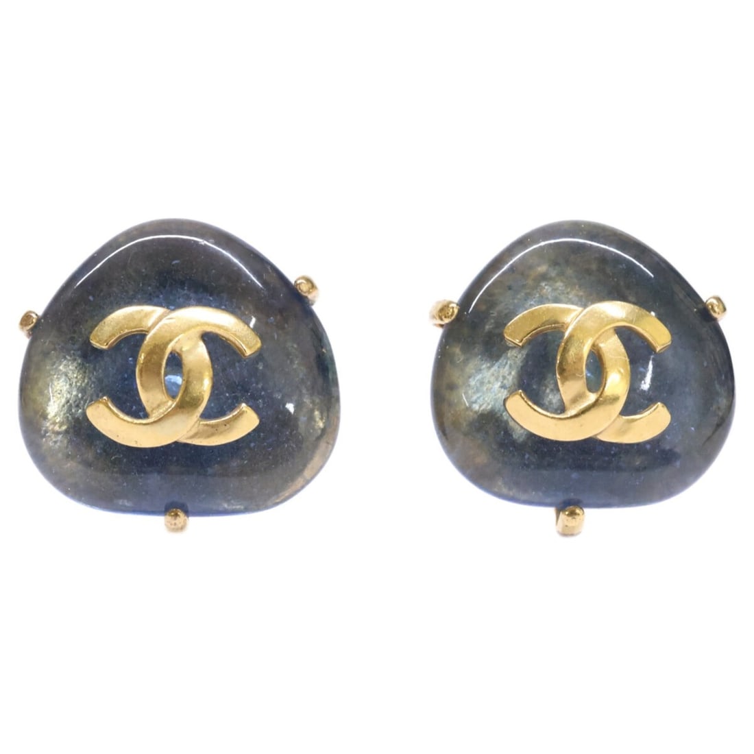 CHANEL 97A Coco Mark Gripoa Triangle Earrings Gold Blue Women's: --- Catalog ---Category: SizeSize (HxWxD): 21.00mm x 21.00mm / 0.83'' x 0.83''Category: DesignType: Clip earringsColor: Blue, YellowGender: WomenMaterial: MetalCategory: GeneralBrand: Chanel--- Item L