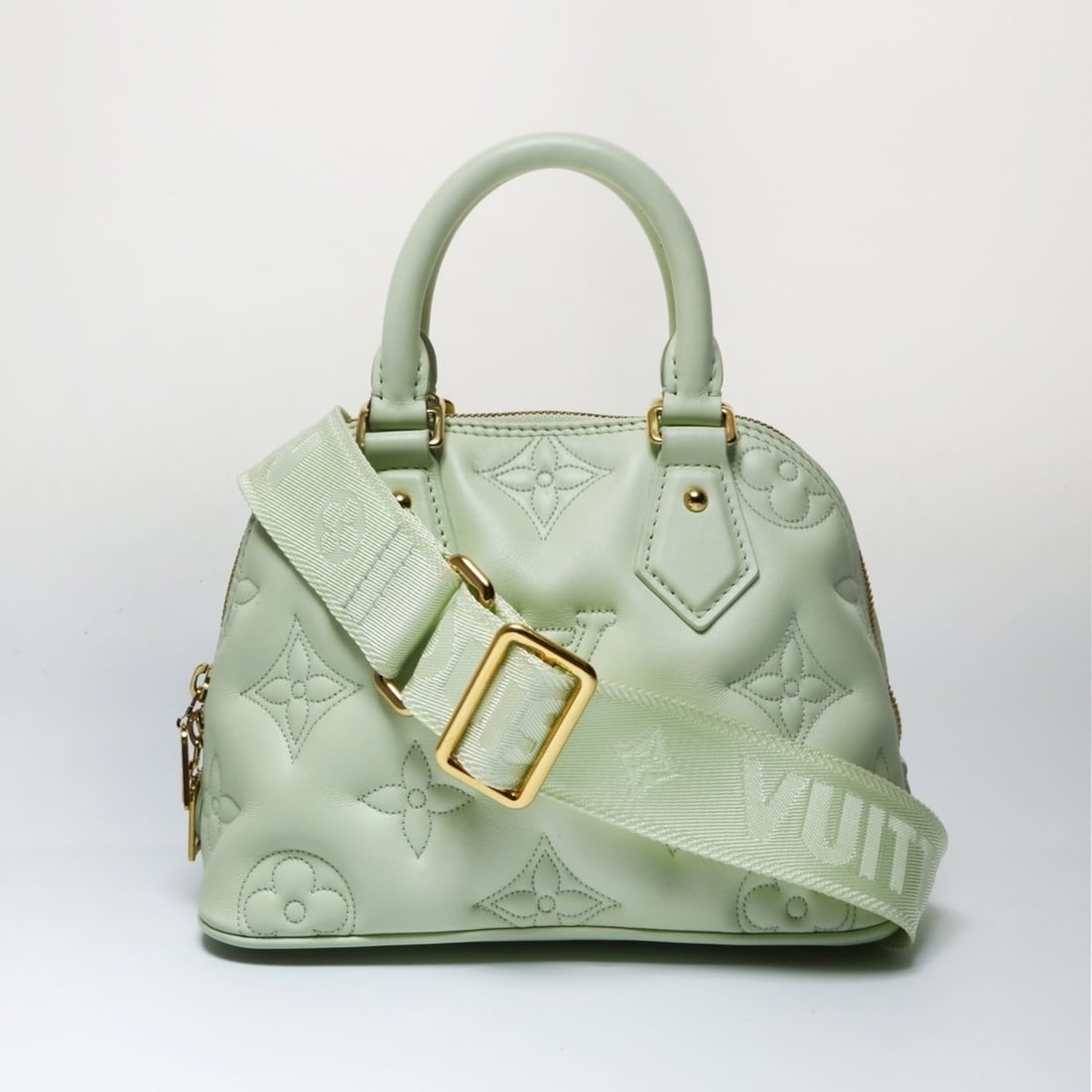 Louis Vuitton 2021-2025 Alma Soft BB Mahina Monogram Handbag Green WS26965: --- Catalog ---Category: SizeSize (HxWxD): 16cm x 24cm x 11cm / 6.29'' x 9.44'' x 4.33''Category: DesignType: HandbagColor: GreenGender: WomenCategory: GeneralBrand: Louis VuittonCountry of Origin: Fr