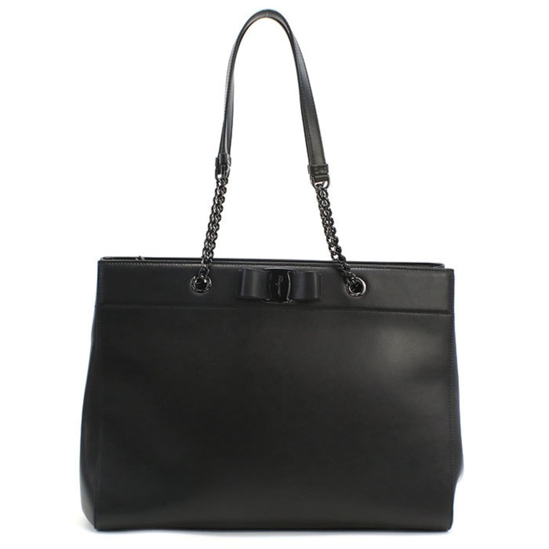 Salvatore Ferragamo FERRAGAMO Ferragamo Tote Bag 21 H500 Chain Vara Women's Black: --- Catalog ---Category: SizeSize (HxWxD): 26cm x 35cm x 13cm / 10.23'' x 13.77'' x 5.11''Category: DesignType: Tote bagColor: BlackGender: WomenMaterial: Leather Inner Pocket: Zipper pocket 2, Open p
