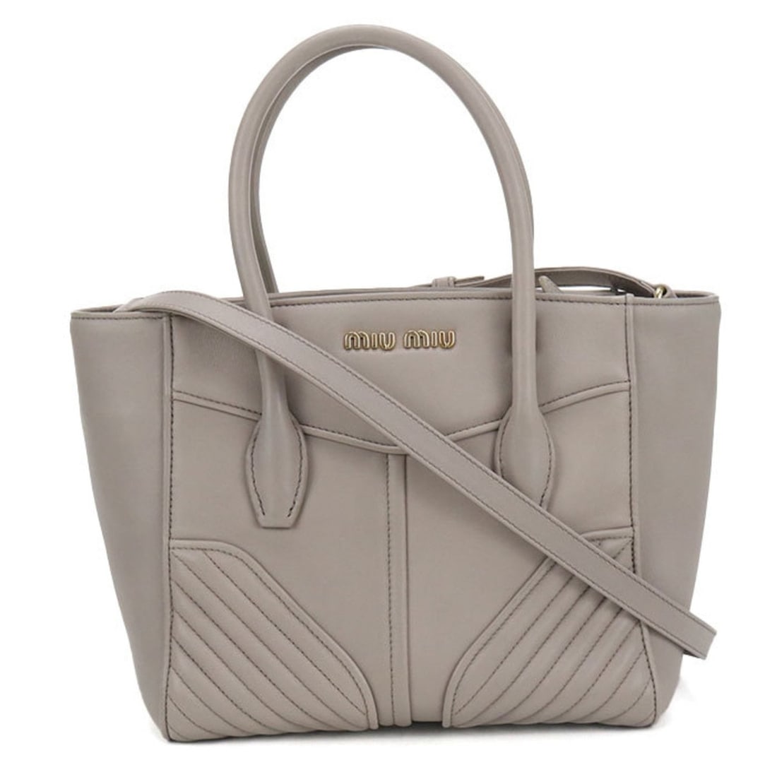 Miu Miu MIU Outlet Tote Bag 5BA145 2E5W F0D32 2WAY Women's Gray: --- Catalog ---Category: SizeSize (HxWxD): 19cm x 22cm x 12cm / 7.48'' x 8.66'' x 4.72''Category: DesignType: Tote bagColor: GrayGender: WomenMaterial: Leather Inner Pocket: Zipper pocket 1, Open pock