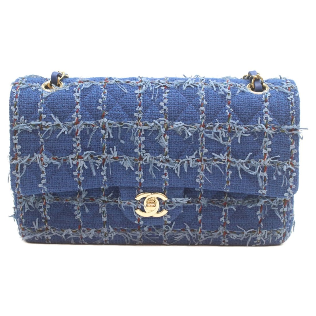 CHANEL Blue A01112 Tweed Double Flap Matelasse 25 Shoulder Bag with Gold Hardware, Blue, Women's: --- Catalog ---Category: SizeSize (HxWxD): 15.5cm x 25cm x 6.5cm / 6.1'' x 9.84'' x 2.55''Category: DesignType: Shoulder bagColor: BlueGender: WomenMaterial: Tweed Category: GeneralBrand: Chanel--- It