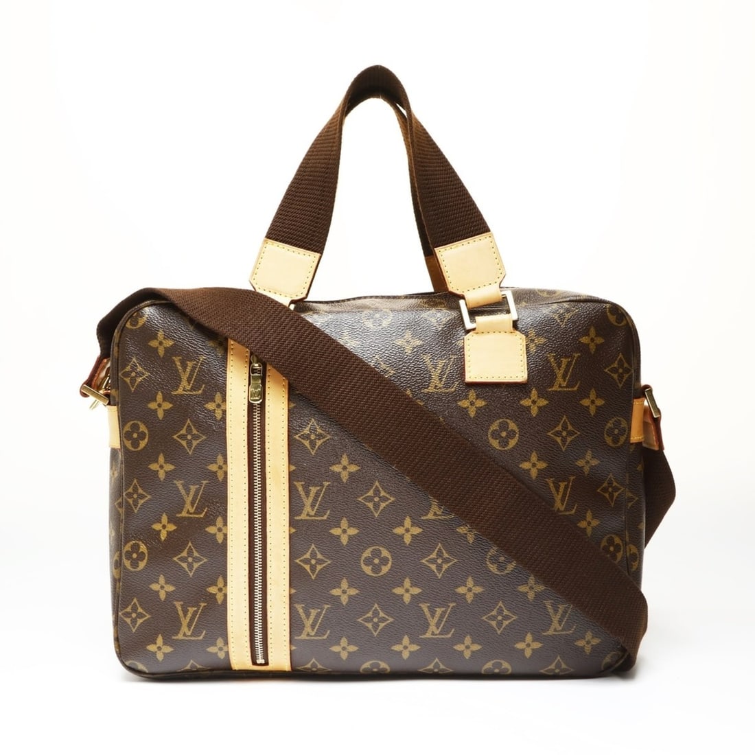 Louis Vuitton 2005 Sac Bosphore Monogram Shoulder Bag, Brown, WS27505: --- Catalog ---Category: SizeHandle Drop: 14.00cm / 5.51''Size (HxWxD): 25cm x 35cm x 8cm / 9.84'' x 13.77'' x 3.14''Strap Length: 100cm - 150cm / 39.36'' - 59.05''Category: DesignType: Shoulder bagCo