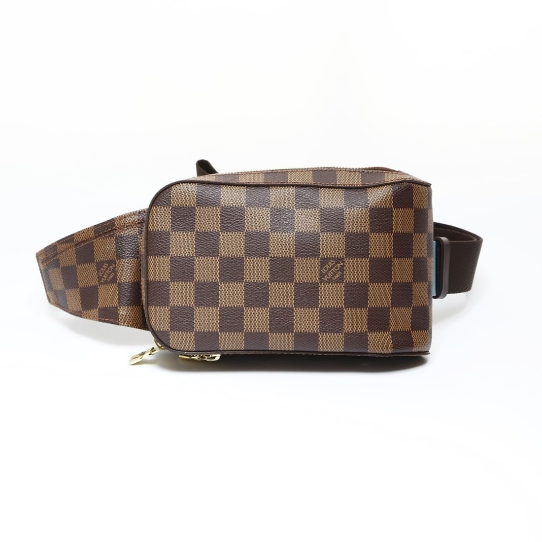 Louis Vuitton Damier Geronimos Shoulder Bag, Brown, 2004, WS26939: --- Catalog ---Category: SizeSize (HxWxD): 20cm x 12cm x 5cm / 7.87'' x 4.72'' x 1.96''Strap Length: 70cm - 130cm / 27.55'' - 51.18''Category: DesignType: Shoulder bagColor: BrownGender: Men,WomenCate