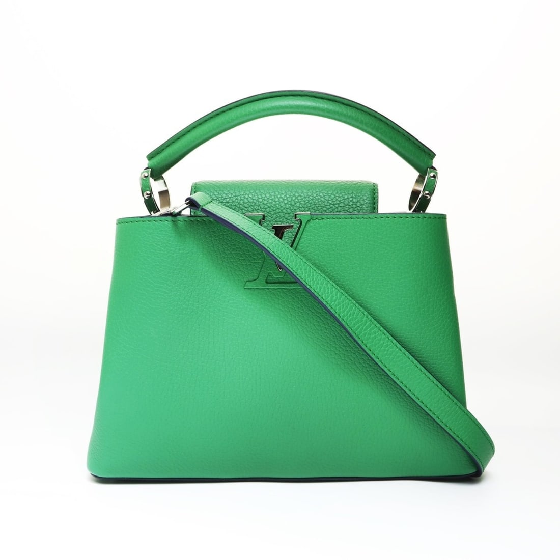 Louis Vuitton Capucines BB Taurillon Leather Handbag, Green, 2015, WS27019: --- Catalog ---Category: SizeSize (HxWxD): 18cm x 27cm x 9cm / 7.08'' x 10.62'' x 3.54''Category: DesignType: HandbagColor: GreenGender: WomenMaterial: Cuir Ombre leather Category: GeneralBrand: Louis