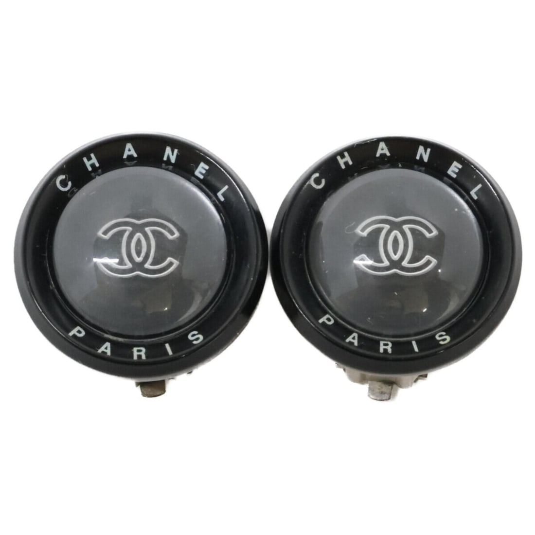 CHANEL 98P Dome Coco Mark Round Earrings Black Clear Women's: --- Catalog ---Category: SizeSize (HxWxD): 20.00mm x 20.00mm / 0.79'' x 0.79''Category: DesignType: Clip earringsColor: Black, ClearGender: WomenMaterial: ResinCategory: GeneralBrand: Chanel--- Item L