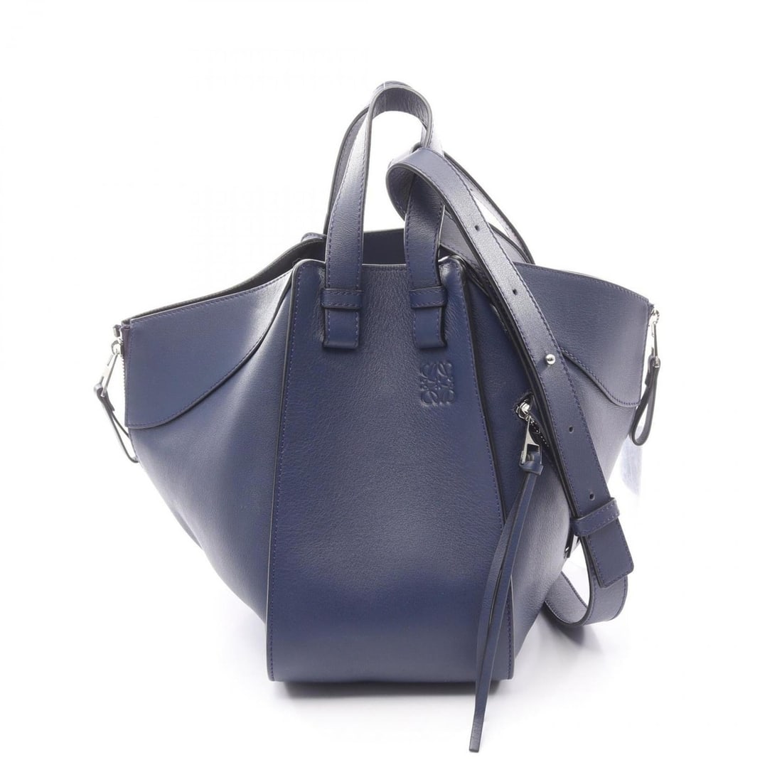 LOEWE HAMMOCK SMALL Hammock Small Handbag, Leather, Women's, Blue: --- Catalog ---Category: SizeSize (HxWxD): 25cm x 14cm x 25cm / 9.84'' x 5.51'' x 9.84''Category: DesignType: HandbagColor: BlueGender: WomenMaterial: Leather Category: GeneralBrand: Loewe--- Item Lis