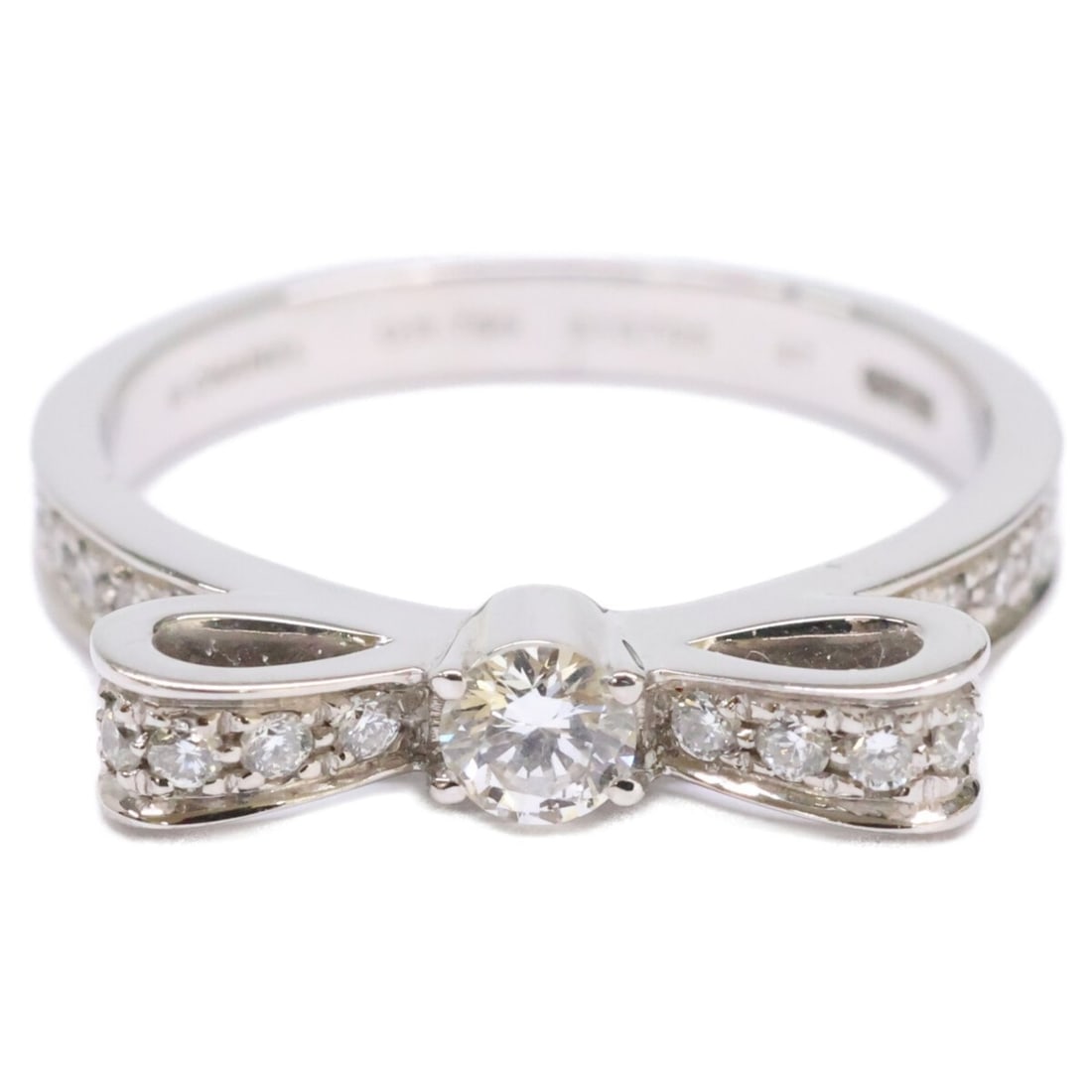 CHANEL J3412 K18WG Ribbon de Chanel Ring, Size 47, Silver, Women's: --- Catalog ---Category: SizeUS Size: 4Brand Size: 47Category: DesignType: Band ringColor: SilverGender: WomenMaterial: White gold (18K)Category: GeneralBrand: Chanel--- Item List ---Section: Conditio