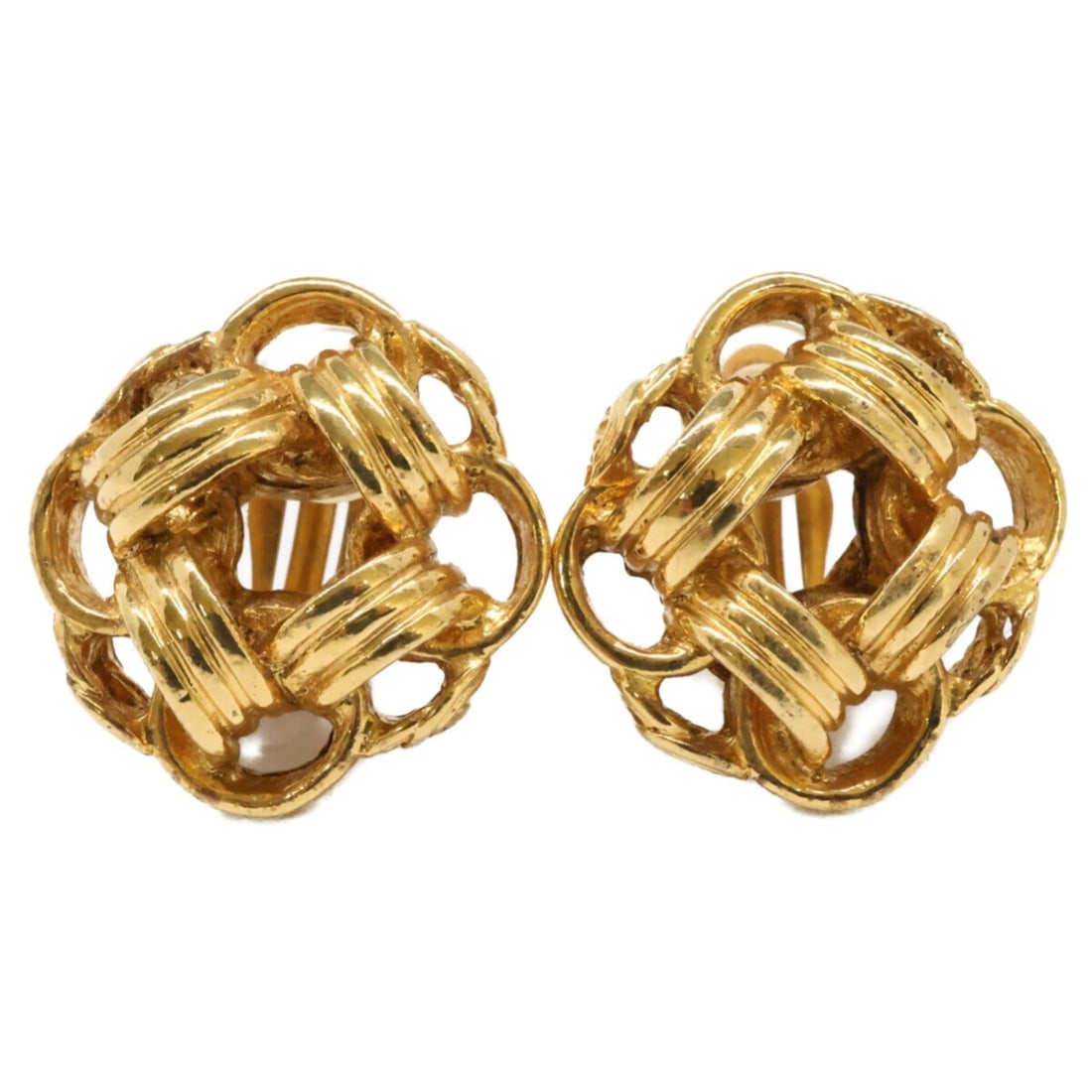 CHANEL 96A GP Coco Mark Chain Design Earrings Gold Women's: --- Catalog ---Category: SizeSize (HxWxD): 25.00mm x 24.00mm / 0.98'' x 0.94''Category: DesignType: Clip earringsColor: GoldGender: WomenMaterial: MetalCategory: GeneralBrand: Chanel--- Item List ---S