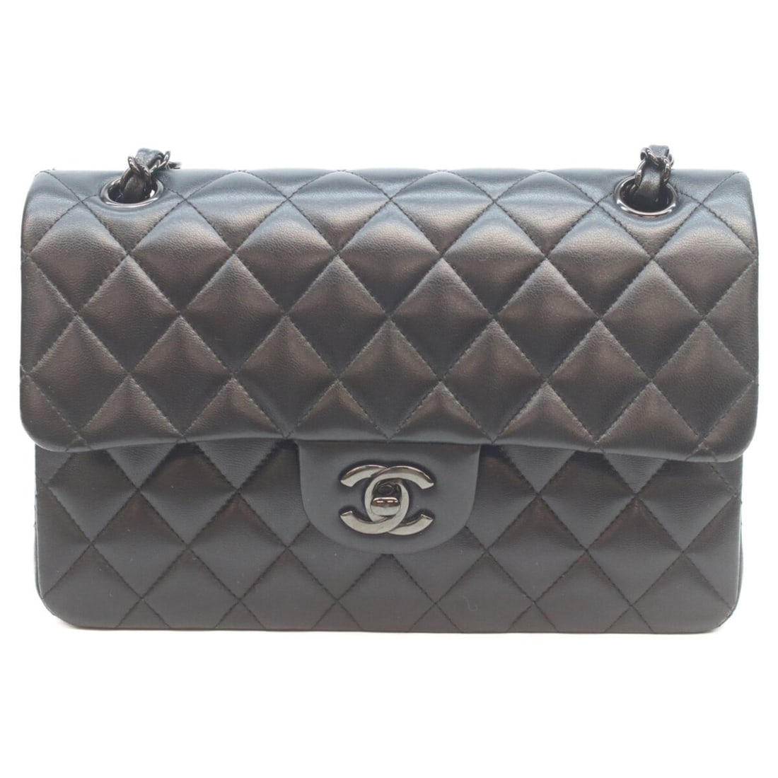 CHANEL A01113 Black So Lambskin Matelasse 23 Shoulder Bag with Hardware, Women's: --- Catalog ---Category: SizeSize (HxWxD): 14.5cm x 23cm x 6.5cm / 5.7'' x 9.05'' x 2.55''Category: DesignType: Shoulder bagColor: BlackGender: WomenMaterial: Leather Leather/Fur Type: LambskinCategor