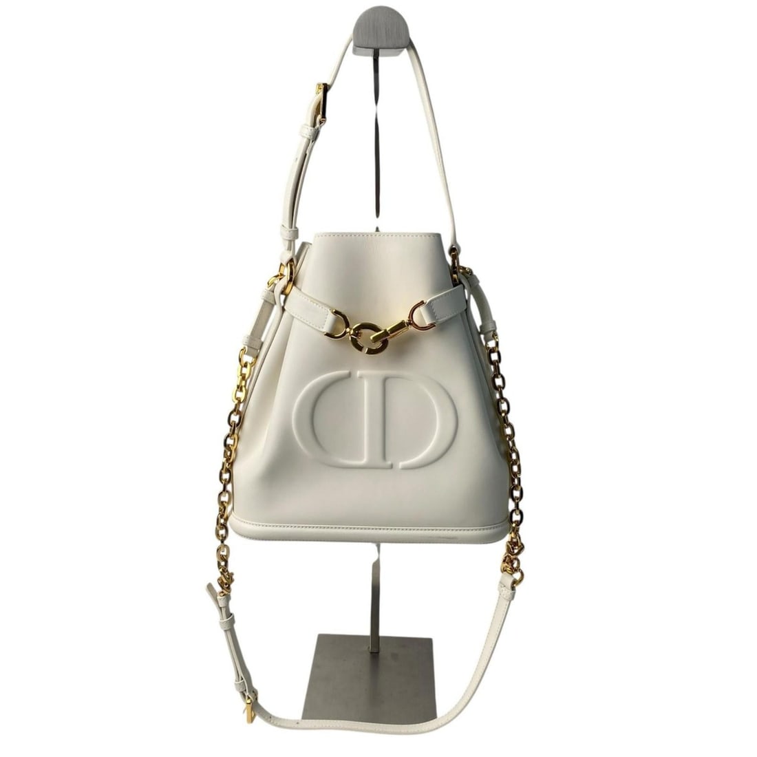 Christian Dior Dior CD Embossed Shoulder Bag, Handbag, 2-Way, Crossbody Women's: --- Catalog ---Category: SizeSize (HxWxD): 25cm x 23cm x 10cm / 9.84'' x 9.05'' x 3.93''Category: DesignType: Handbag, Shoulder bagColor: WhiteGender: WomenMaterial: Leather Category: GeneralBrand: Ch