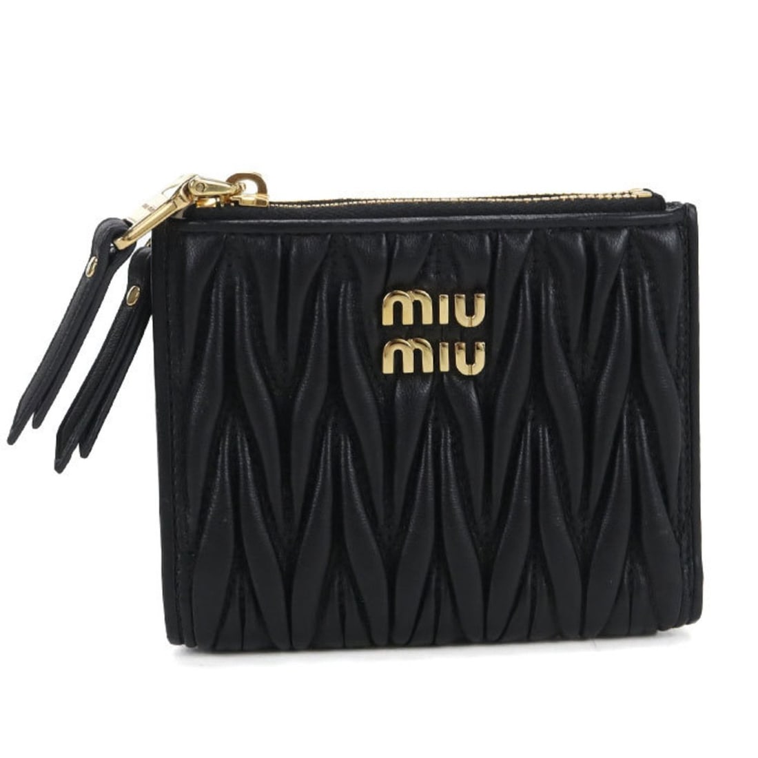 Miu Miu MIU Outlet Bi-fold Wallet 5ML024 Matelasse Women's Black: --- Catalog ---Category: SizeSize (HxWxD): 9cm x 11.5cm x 1.5cm / 3.54'' x 4.52'' x 0.59''Category: DesignType: Wallet (bi-fold)Color: BlackGender: WomenMaterial: Leather Inner Pocket: Bill slot 1, Co