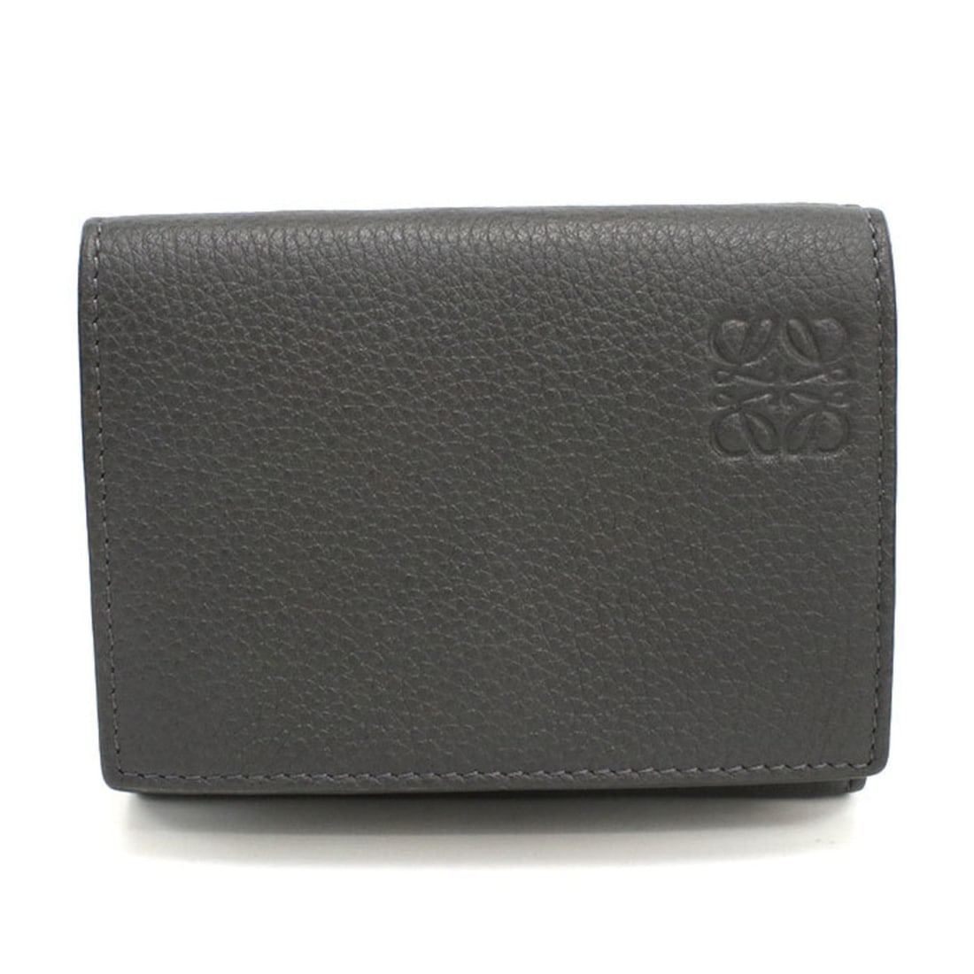 LOEWE Trifold Wallet C660TR2X04 Anagram Women's Gray: --- Catalog ---Category: SizeSize (HxWxD): 8cm x 10cm x 3cm / 3.14'' x 3.93'' x 1.18''Category: DesignType: Wallet (tri-fold)Color: GrayGender: WomenMaterial: Leather Leather/Fur Type: CalfskinCategor