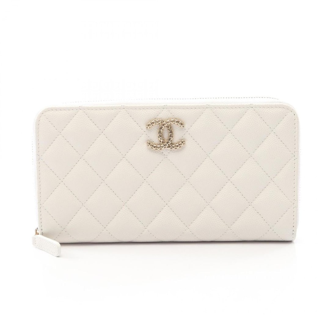 CHANEL Matelasse Round Long Wallet in Calfskin Leather, White, for Women: --- Catalog ---Category: SizeSize (HxWxD): 10cm x 19cm x 2cm / 3.93'' x 7.48'' x 0.78''Category: DesignType: Long wallet (bi-fold)Color: WhiteGender: WomenMaterial: Leather Leather/Fur Type: CalfskinC