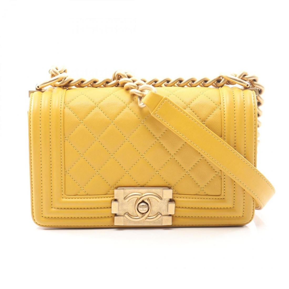 CHANEL Boy Chanel Small Shoulder Bag/Handbag in Lambskin Leather, Brown: --- Catalog ---Category: SizeSize (HxWxD): 12cm x 20cm x 6cm / 4.72'' x 7.87'' x 2.36''Category: DesignType: Handbag, Shoulder bagColor: BrownGender: WomenMaterial: Leather Leather/Fur Type: LambskinC