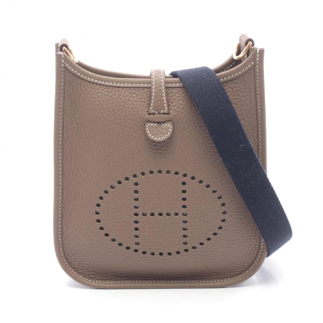 Hermes Hermès Evelyn TPM shoulder bag/handbag in Taurillon Clemence leather, gray for women: --- Catalog ---Category: SizeSize (HxWxD): 18cm x 16.5cm x 5.5cm / 7.08'' x 6.49'' x 2.16''Category: DesignType: Handbag, Shoulder bagColor: Etoupe gray, GrayGender: WomenMaterial: Taurillon clemence