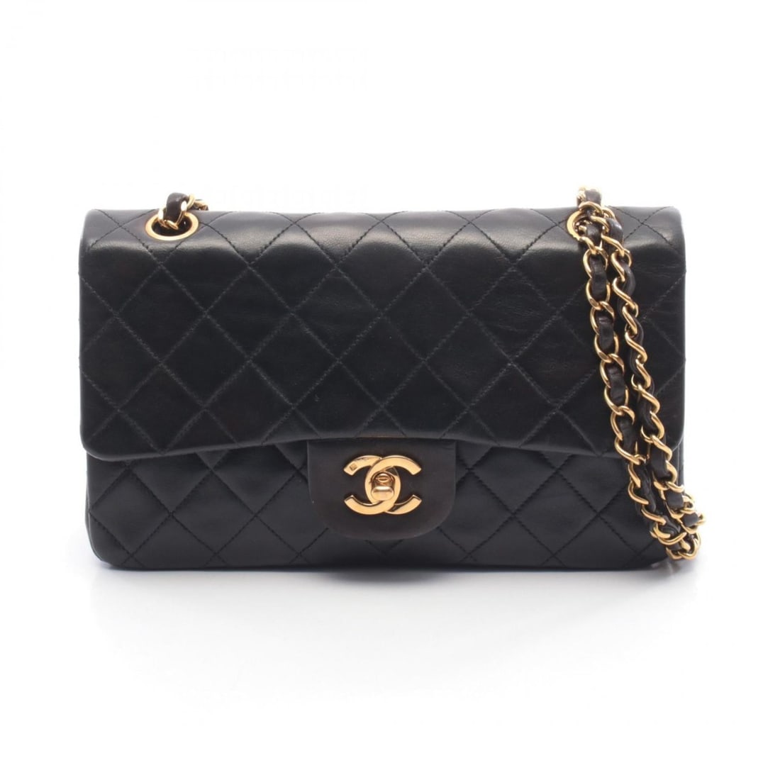 CHANEL Matelasse Double Flap Shoulder Bag/Handbag in Lambskin Leather, Black: --- Catalog ---Category: SizeSize (HxWxD): 14cm x 23cm x 6cm / 5.51'' x 9.05'' x 2.36''Category: DesignType: Handbag, Shoulder bagColor: BlackGender: WomenMaterial: Leather Leather/Fur Type: LambskinC