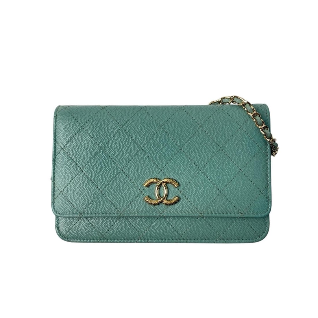 CHANEL Women's Caviar Leather Chain Wallet Crossbody Bag: --- Catalog ---Category: SizeSize (HxWxD): 11.5cm x 18cm x 4cm / 4.52'' x 7.08'' x 1.57''Category: DesignType: Shoulder bagColor: GreenGender: WomenMaterial: Grained Calfskin Category: GeneralBrand: C