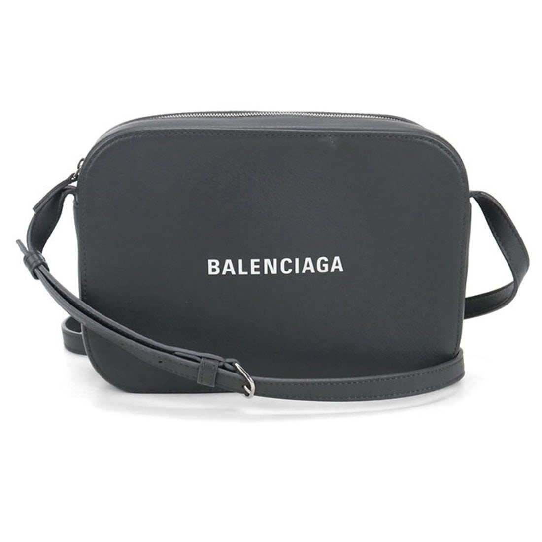BALENCIAGA Women's Everyday Camera Bag, Gray, 552370, Crossbody Shoulder Bag: --- Catalog ---Category: SizeSize (HxWxD): 15.5cm x 22.5cm x 5.5cm / 6.1'' x 8.85'' x 2.16''Category: DesignType: Shoulder bagColor: GrayGender: WomenMaterial: Leather Category: GeneralMPN: 552370Bran