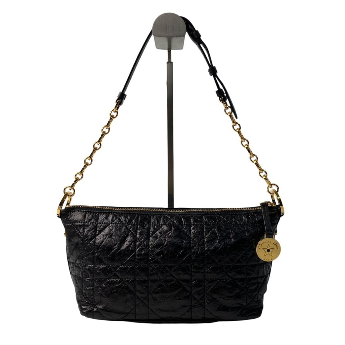 Christian Dior Dior Women's Diorstar Hobo Bag 24SS: --- Catalog ---Category: SizeSize (HxWxD): 15cm x 25cm x 9cm / 5.9'' x 9.84'' x 3.54''Category: DesignType: Shoulder bagColor: BlackGender: WomenMaterial: Leather Category: GeneralBrand: Christian Dio