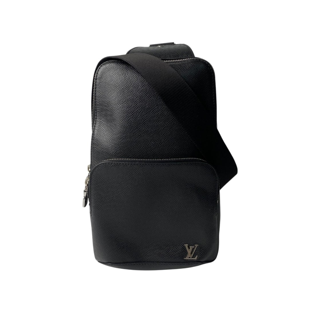 Louis Vuitton Men's Taiga Avenue Sling Bag, Body M30443 CA0241: --- Catalog ---Category: SizeSize (HxWxD): 28cm x 18cm x 5.5cm / 11.02'' x 7.08'' x 2.16''Category: DesignType: Sling bagColor: BlackGender: MenMaterial: PVC Category: GeneralMPN: M30443Brand: Louis