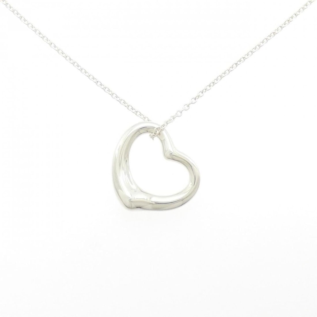Tiffany Open Heart Necklace: --- Catalog ---Category: SizePendant Size: 21.3mm x 21.1mm / 0.83'' x 0.83''Neck Circumference: 41 cm / 16.14''Category: DesignGender: WomenMaterial: Silver 925Pendant Type: PendantNecklace Type: