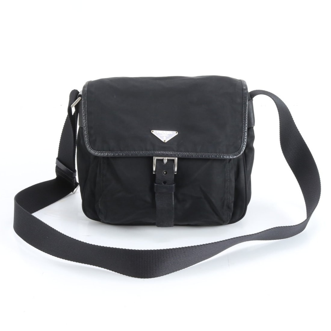Prada Tessuto Nylon Triangle Logo Leather Shoulder Bag Messenger Black Men's: --- Catalog ---Category: SizeSize (HxWxD): 22cm x 25cm x 10cm / 8.66'' x 9.84'' x 3.93''Category: DesignType: Shoulder bagColor: BlackGender: MenMaterial: Nylon , Leather Category: GeneralBrand: Prada
