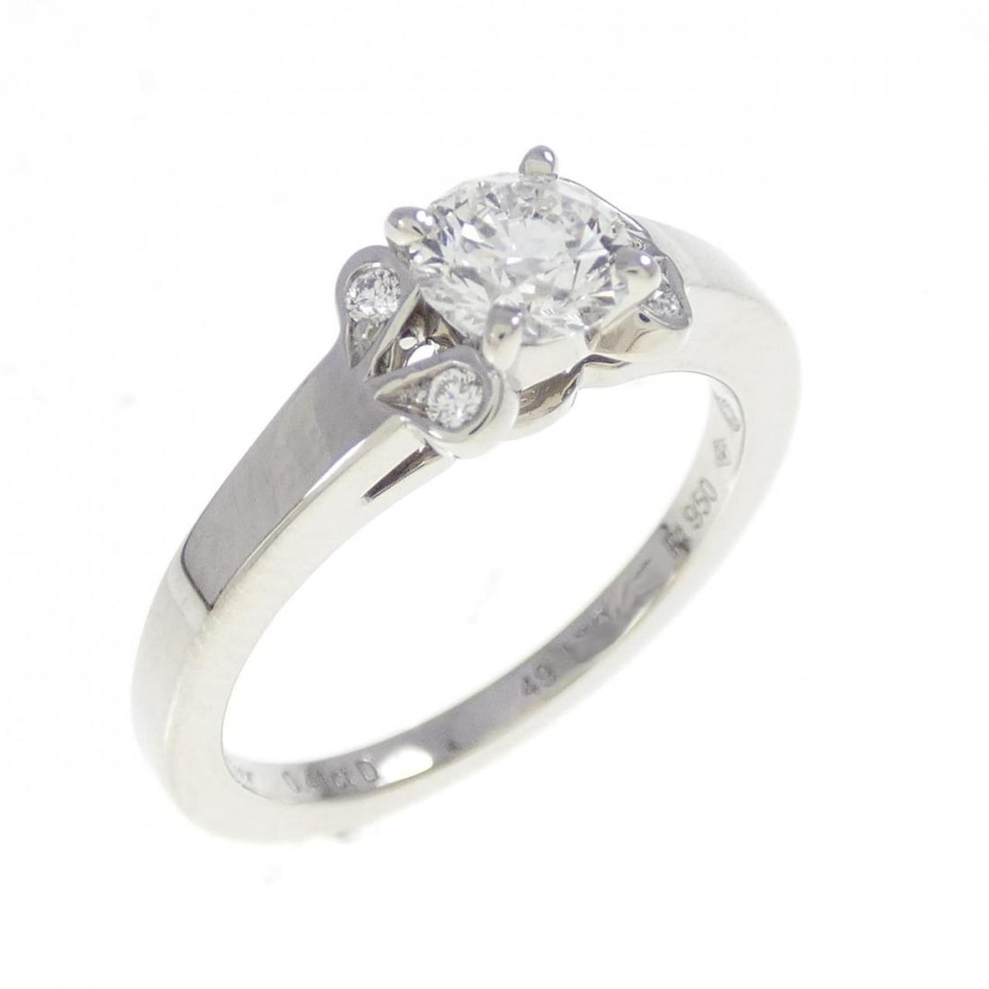 Cartier Ballerina Ring 0.41CT: --- Catalog ---Category: SizeUS Size: 5Brand Size: 49Category: DesignType: Band ringStone: DiamondGender: WomenMaterial: Platinum 950Category: GeneralBrand: Cartier--- Item List ---Section: ConditionR