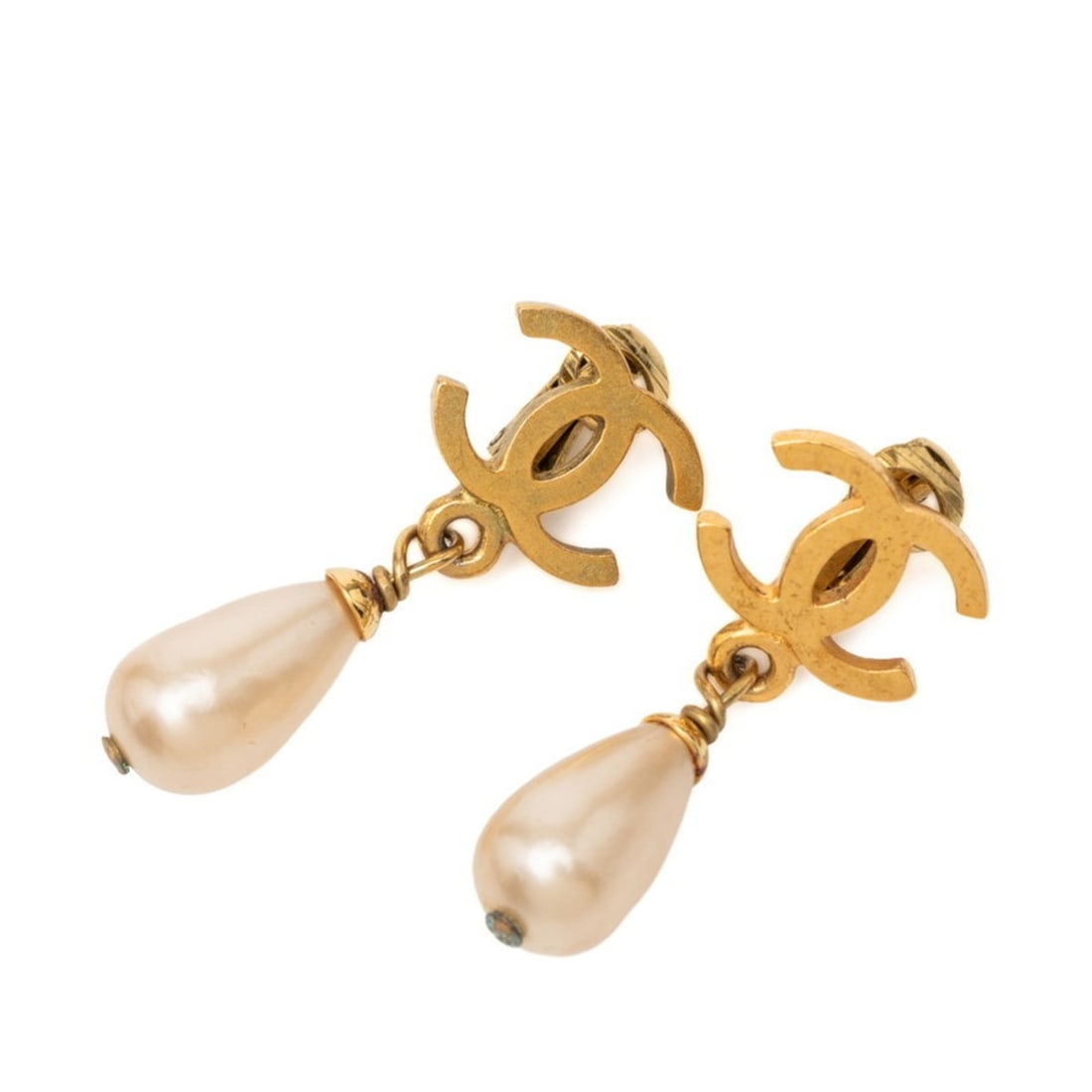 CHANEL Coco Mark Pearl Earrings, Gold Plated, Women's: --- Catalog ---Category: SizeSize (HxWxD): 33.80mm x 15.10mm / 1.33'' x 0.59''Category: DesignType: Clip earringsColor: GoldGender: WomenCategory: GeneralBrand: Chanel--- Item List ---Section: Conditi