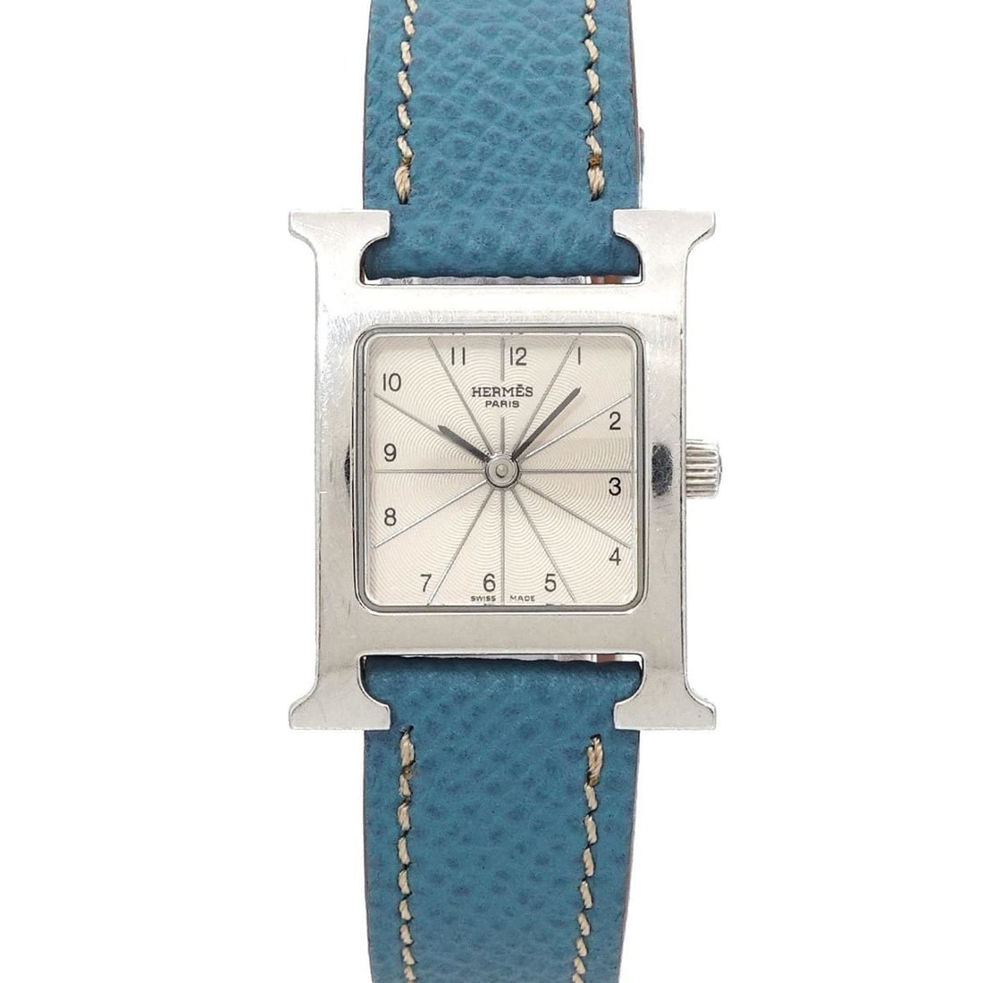 Hermès H Watch HH1 210 Women's Silver Quartz: --- Catalog ---Category: SizeWrist Size: 13.5cm - 17.5cm / 5.31'' - 6.88''Case Diameter: 21mm / 0.83''Category: DesignType: WristwatchGender: WomenColor (Dial): SilverMaterial (Band): Leather, Stainle