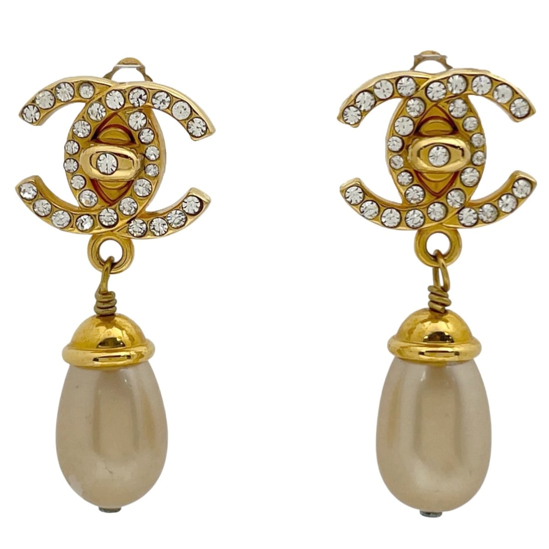 CHANEL Coco Mark Rhinestone Swing Earrings with Faux Pearls, GP Gold, Women's: --- Catalog ---Category: SizeSize (HxWxD): 50.00mm x 22.00mm / 1.97'' x 0.87''Category: DesignType: Clip earringsColor: GoldGender: WomenMaterial: Gold platingCategory: GeneralBrand: Chanel--- Item Li