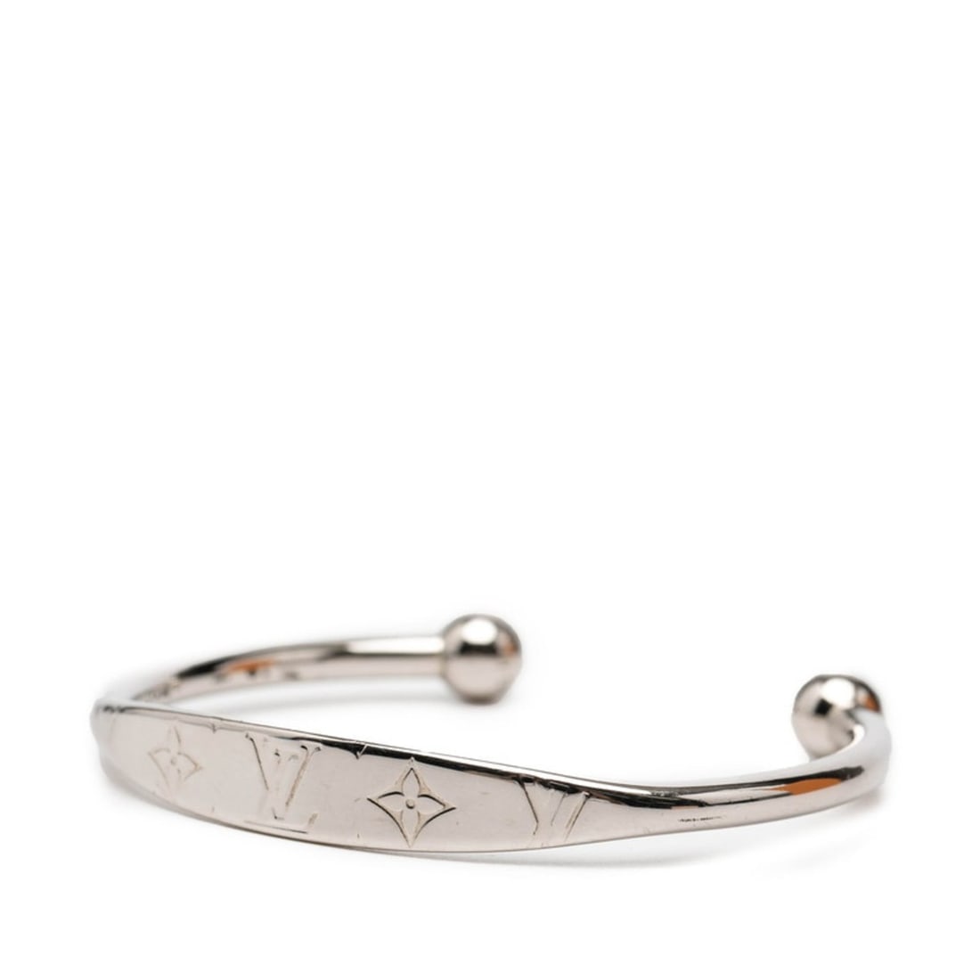 Louis Vuitton Monogram Jonk Bracelet, Size M, M64839, Silver Metal, Men's, LOUIS VUITTON: --- Catalog ---Category: SizeLength: 17cm / 6.69''Category: DesignType: Charm braceletColor: SilverGender: MenMaterial: MetalCategory: GeneralLine: MonogramBrand: Louis Vuitton--- Item List ---Section