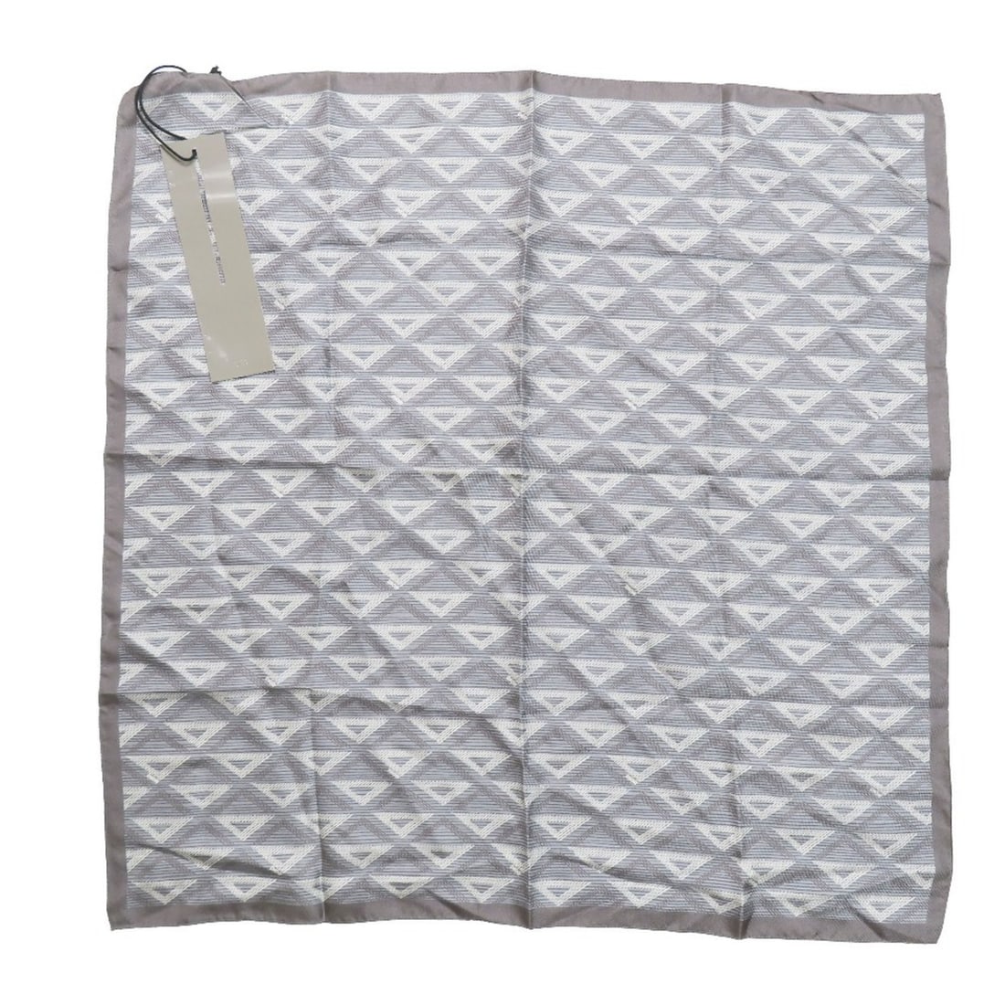 Christian Dior DIOR CD Diamond Logo All-Over Print Scarf/Shawl/Stole, 100% Silk, Gray, for Men and: --- Catalog ---Category: SizeSize (LxW): 56cm x 55cm / 22.04'' x 21.65''Category: DesignType: ScarfColor: GrayGender: Men,WomenMaterial: Silk Category: GeneralBrand: Christian DiorCountry of Origin: I