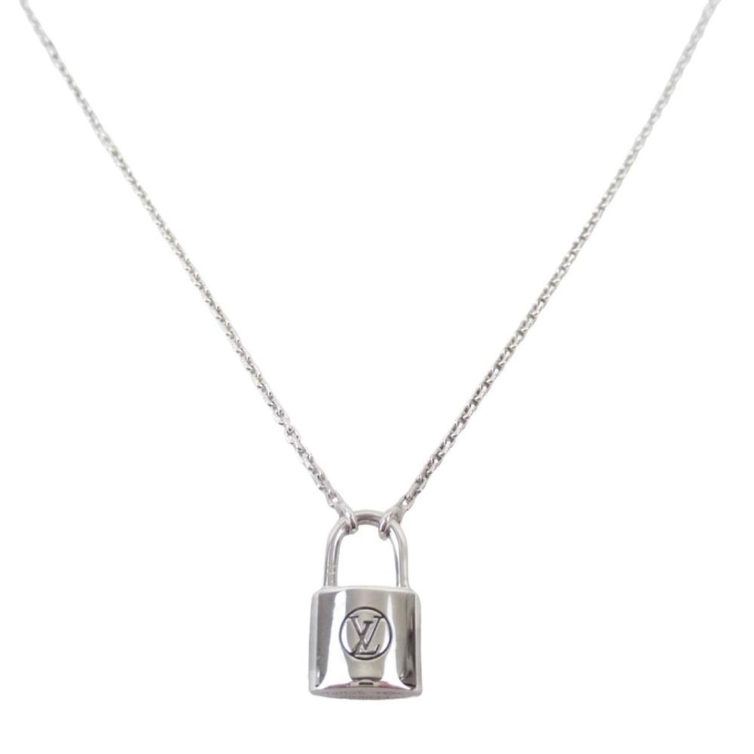 LOUIS VUITTON LV Logo Pendant Lockit Padlock Necklace in Ag925 Silver for Men and Women: --- Catalog ---Category: SizePendant Size: 15mm x 9mm / 0.59'' x 0.35''Neck Circumference: 45 cm / 17.71''Category: DesignColor: SilverGender: Men,WomenMaterial: Silver 925Necklace Type: NecklaceCateg