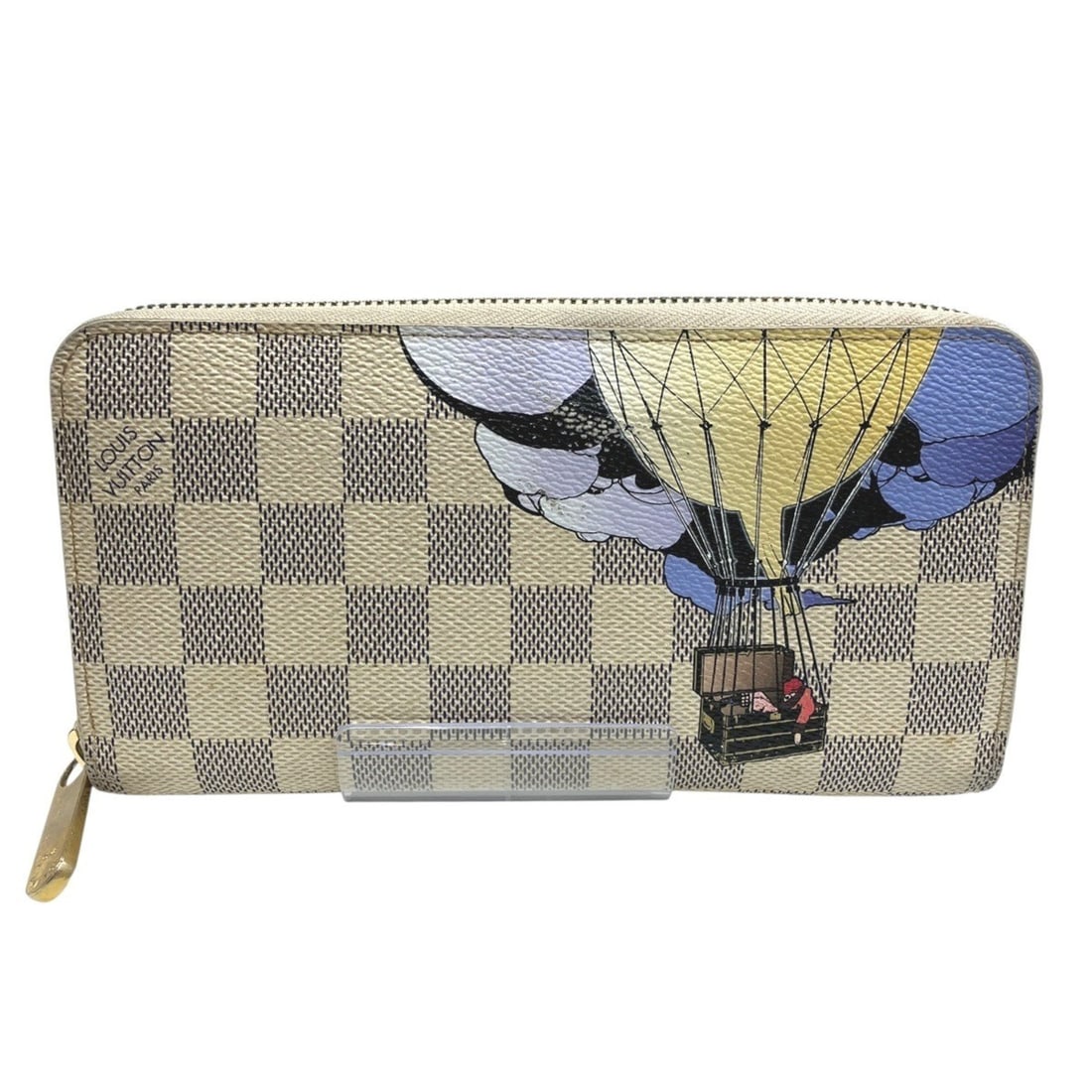 Louis Vuitton Illustre Zippy Wallet, 2011 Limited Edition, Damier Azur Leather, N63006, Free: --- Catalog ---Category: SizeSize (HxWxD): 10.5cm x 19.5cm x 2.5cm / 4.13'' x 7.67'' x 0.98''Category: DesignType: Long wallet (bi-fold)Color: WhiteGender: WomenMaterial: PVC Category: GeneralMPN: N63