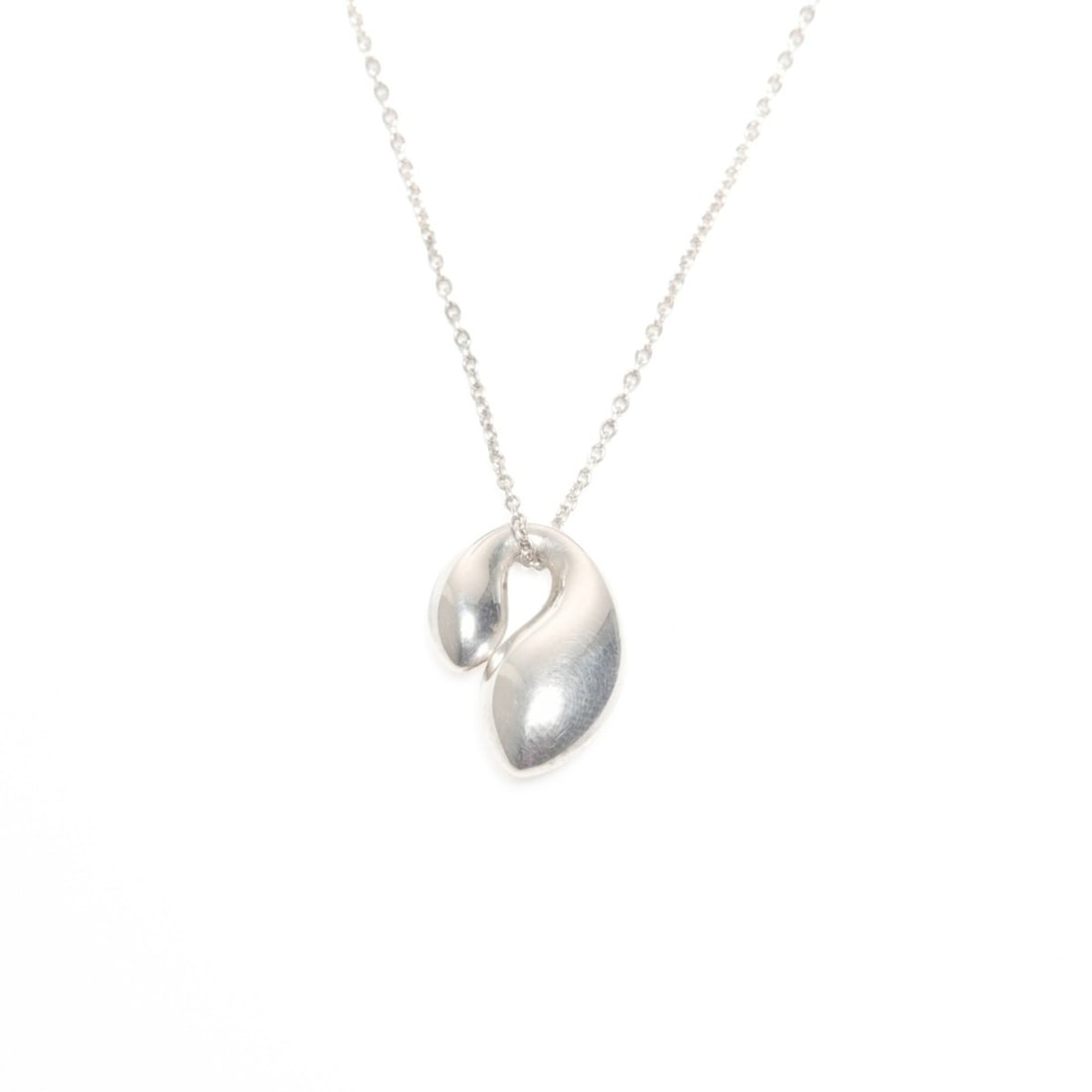 Tiffany & Co. Open Heart 925 Silver Necklace WS24348: --- Catalog ---Category: SizePendant Size: 15mm x 15mm / 0.59'' x 0.59''Category: DesignColor: SilverGender: WomenNecklace Type: NecklaceCategory: GeneralBrand: TiffanyCountry of Origin: USA--- Item L
