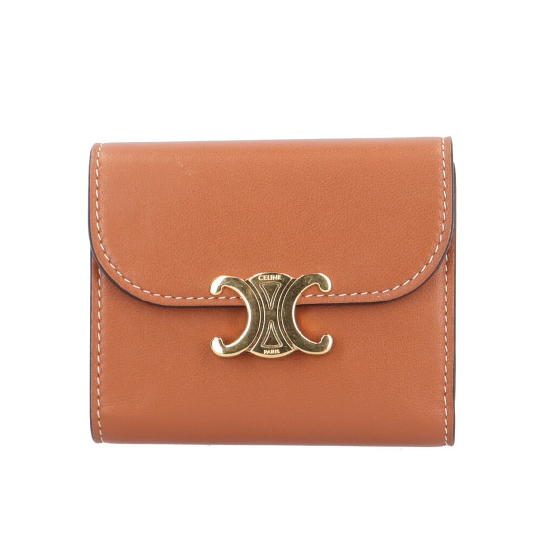 Pre-owned Celine Triomphe Small Flap Wallet in Leather (10D783BZG.04LU) for Women.: --- Catalog ---Category: SizeWeight: 110g / 3.88oz.Size (HxWxD): 8.5cm x 10cm x 3cm / 3.34'' x 3.93'' x 1.18''Category: DesignType: Wallet (tri-fold)Color: BrownGender: WomenClosure: Button, Open, Sna