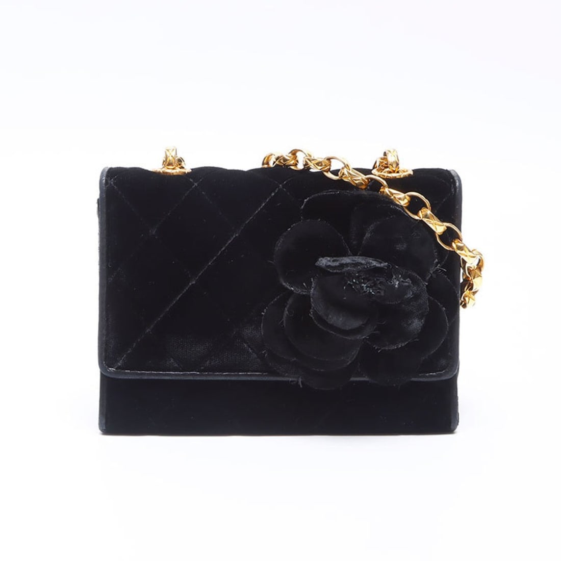 CHANEL Velvet Camellia Mini Shoulder Bag, Black, WS14364: --- Catalog ---Category: SizeSize (HxWxD): 11cm x 15.5cm x 4cm / 4.33'' x 6.1'' x 1.57''Category: DesignType: Shoulder bagColor: BlackGender: WomenCategory: GeneralBrand: ChanelCountry of Origin: Fran