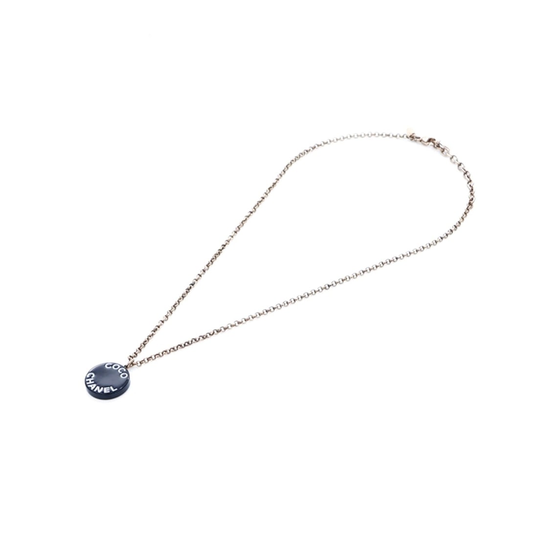 CHANEL Coco Mark Round Plate 07P Necklace, Black and White, WS4721: --- Catalog ---Category: SizeDiameter: 20mm / 0.78''Neck Circumference: 46 cm / 18.11''Category: DesignColor: Black, WhiteGender: WomenNecklace Type: NecklaceCategory: GeneralBrand: Chanel--- Item Lis