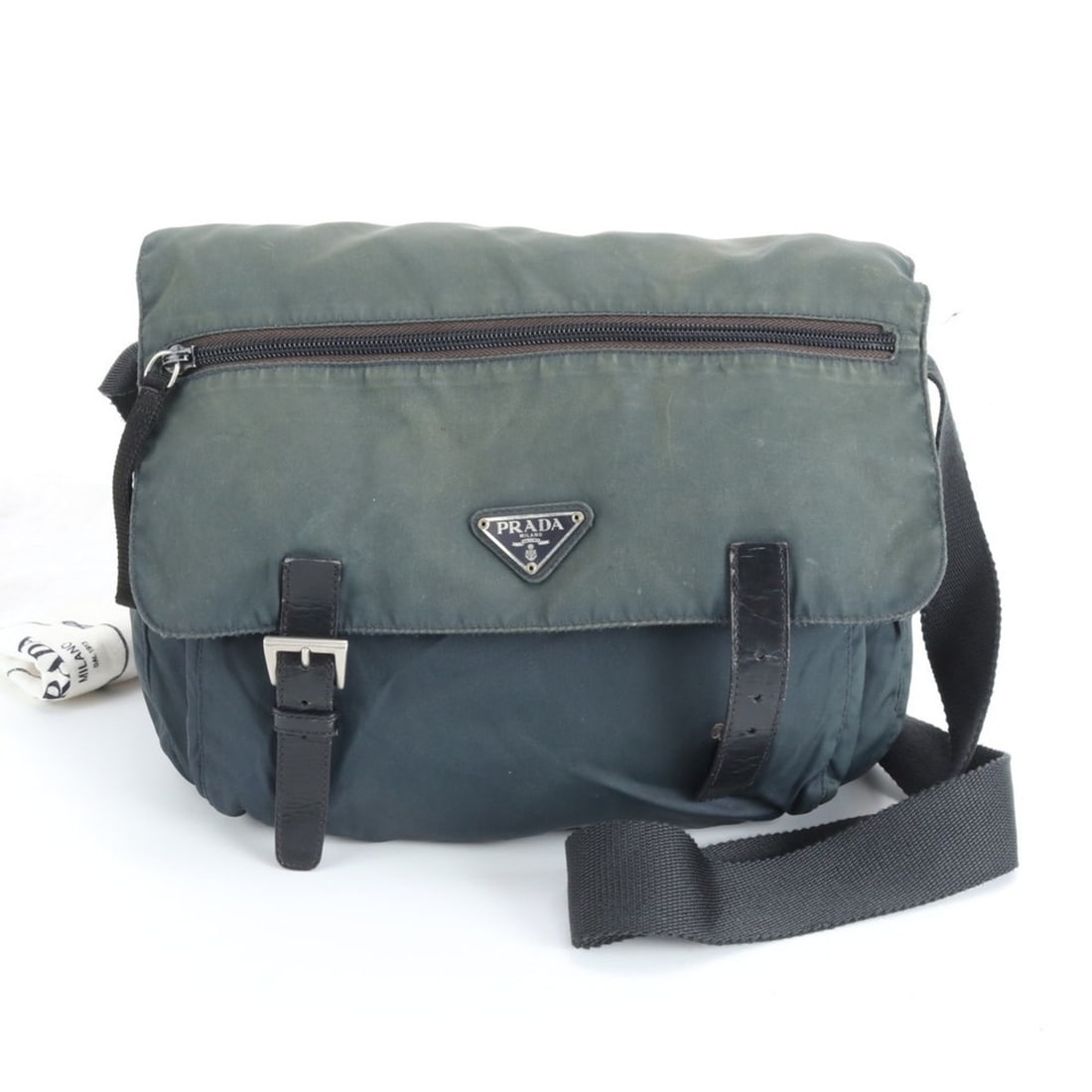 Prada Tessuto Nylon Triangle Logo Khaki Leather Shoulder Bag/Messenger Bag for Men: --- Catalog ---Category: SizeSize (HxWxD): 24cm x 28cm x 10cm / 9.44'' x 11.02'' x 3.93''Category: DesignType: Messenger bag, Shoulder bagColor: KhakiGender: MenMaterial: Nylon , Nylon Category: Gener
