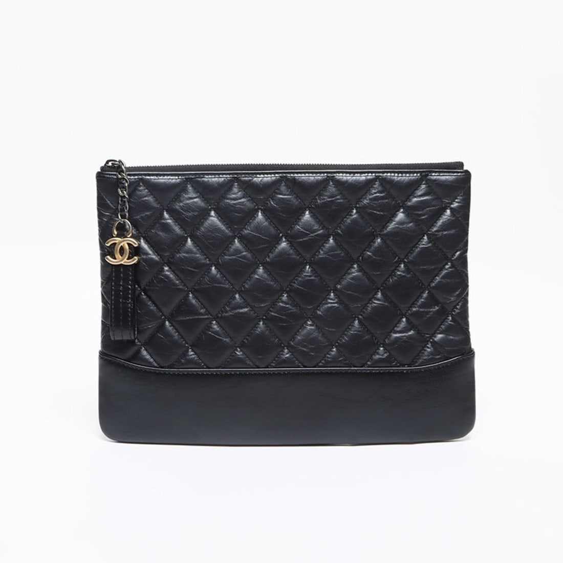CHANEL Gabriel Leather 2 2018 Clutch Bag, Black, WS13439: --- Catalog ---Category: SizeSize (HxWxD): 20cm x 27cm x 2cm / 7.87'' x 10.62'' x 0.78''Category: DesignType: Clutch bagColor: BlackGender: WomenMaterial: Leather Category: GeneralLine: GabrielBrand: