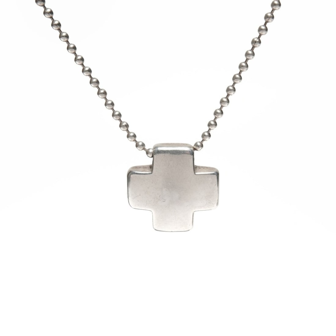 Tiffany & Co. Cross Ball Chain Necklace in 925 Silver, WS24834: --- Catalog ---Category: SizePendant Size: 11.5mm x 15mm / 0.45'' x 0.59''Neck Circumference: 42 cm / 16.53''Category: DesignMetal: SilverGender: WomenChain Type: Ball chainMetal Purity: Silver925Neck