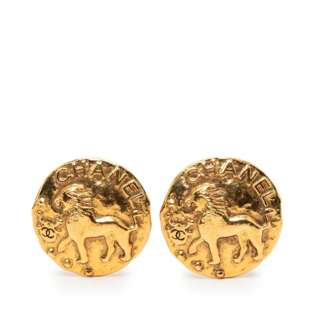 CHANEL Logo Lion Motif Circle Earrings, Gold Plated, Women's: --- Catalog ---Category: SizeSize (HxWxD): 35.70mm x 35.70mm / 1.41'' x 1.41''Category: DesignType: Clip earringsColor: GoldGender: WomenMaterial: Gold platingCategory: GeneralBrand: Chanel--- Item Li